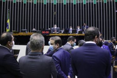 Texto-base de projeto de legalização de cassinos no Brasil é aprovado
