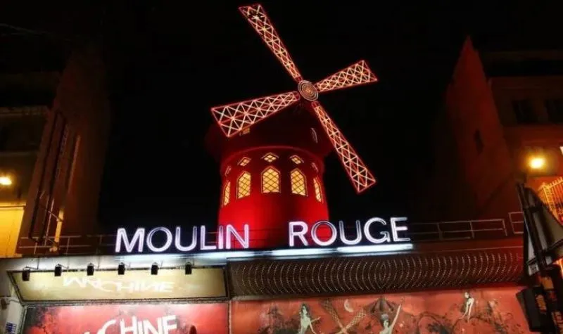 El tributo a Moulin Rouge hecho casino peruano